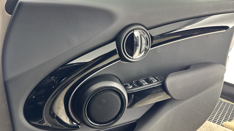 MINI Hatchback 1.5 Cooper Sport 5dr Auto Petrol Hatchback